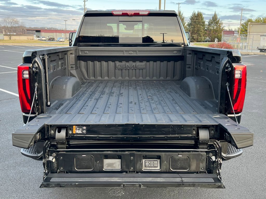 Used 2025 GMC Sierra 3500 Denali Ultimate image 14