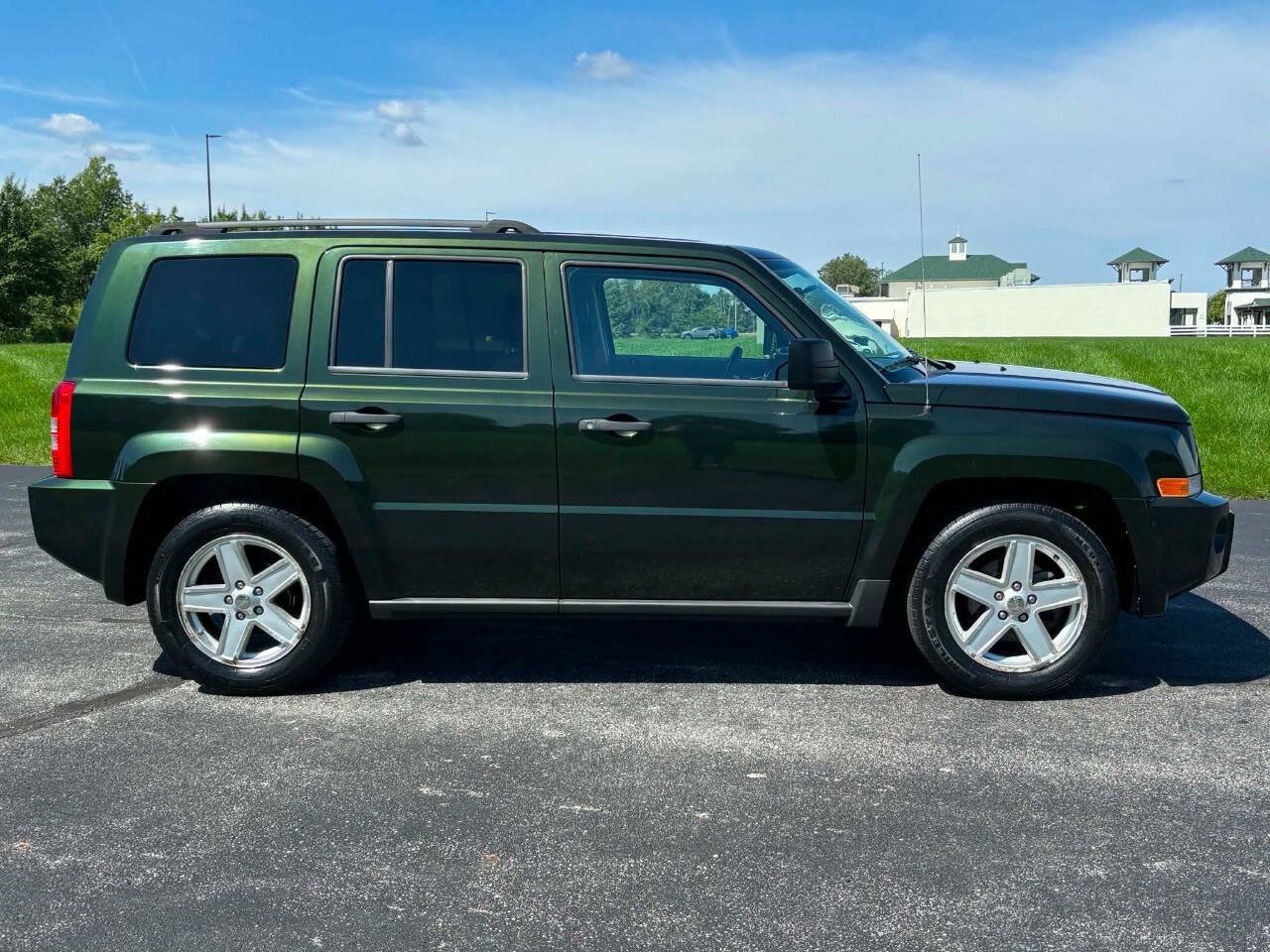 Used 2010 Jeep Patriot Sport w/ Tire & Wheel Group AWD/4WD image 3