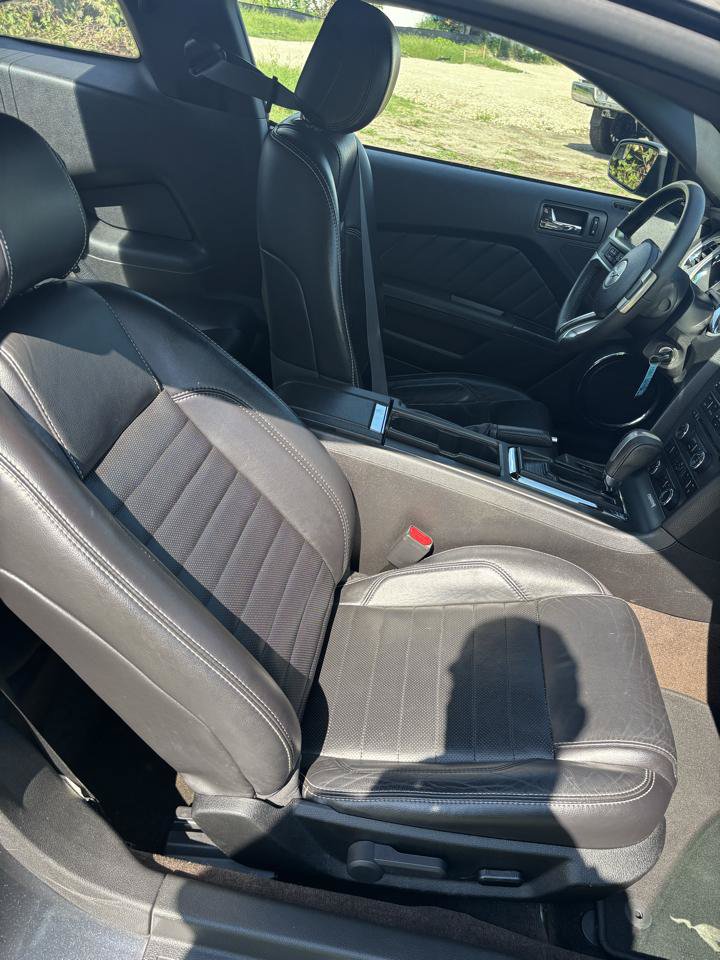 Used 2013 Ford Mustang Premium RWD image 20