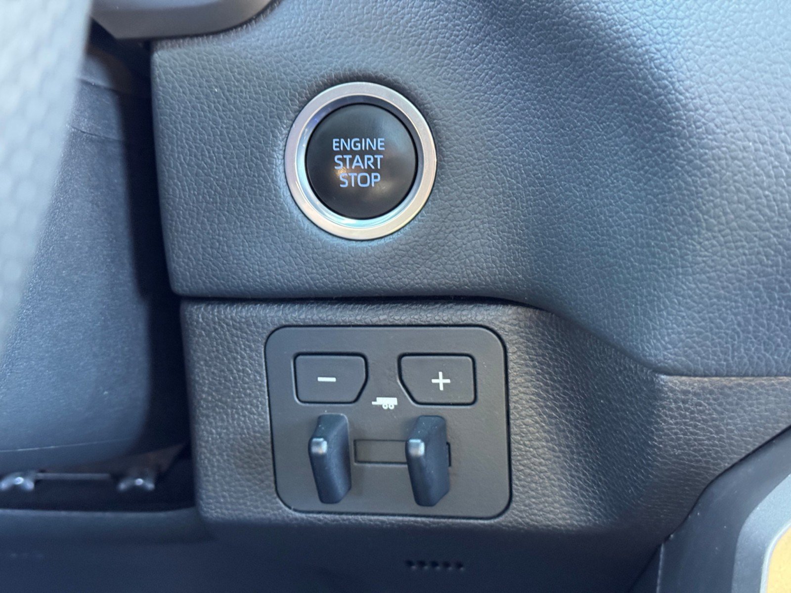 Used 2024 Toyota Tundra Limited AWD/4WD image 24
