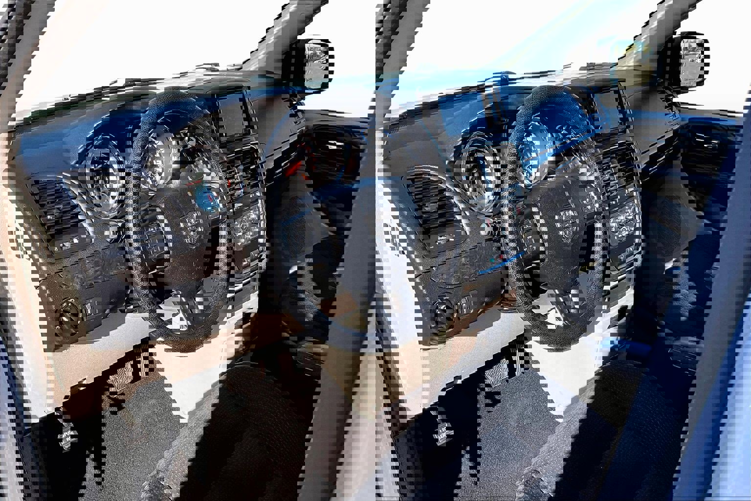 Used 2018 Dodge Grand Caravan SE w/ UConnect Hands-Free Group image 12