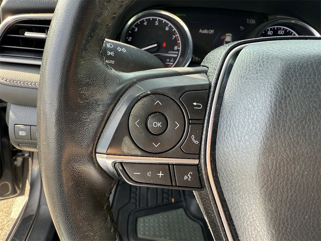 Used 2020 Toyota Camry XLE image 14