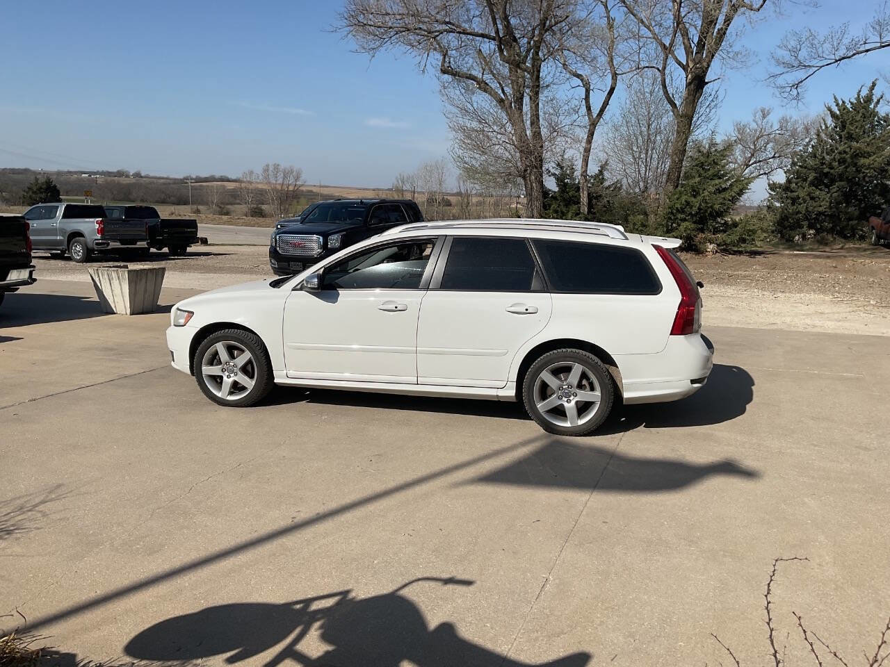 Used 2010 Volvo V50 T5 R-Design image 6