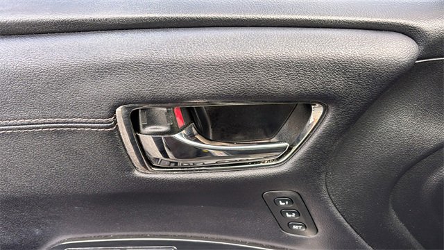 Used 2017 Toyota Avalon XLE Premium image 15