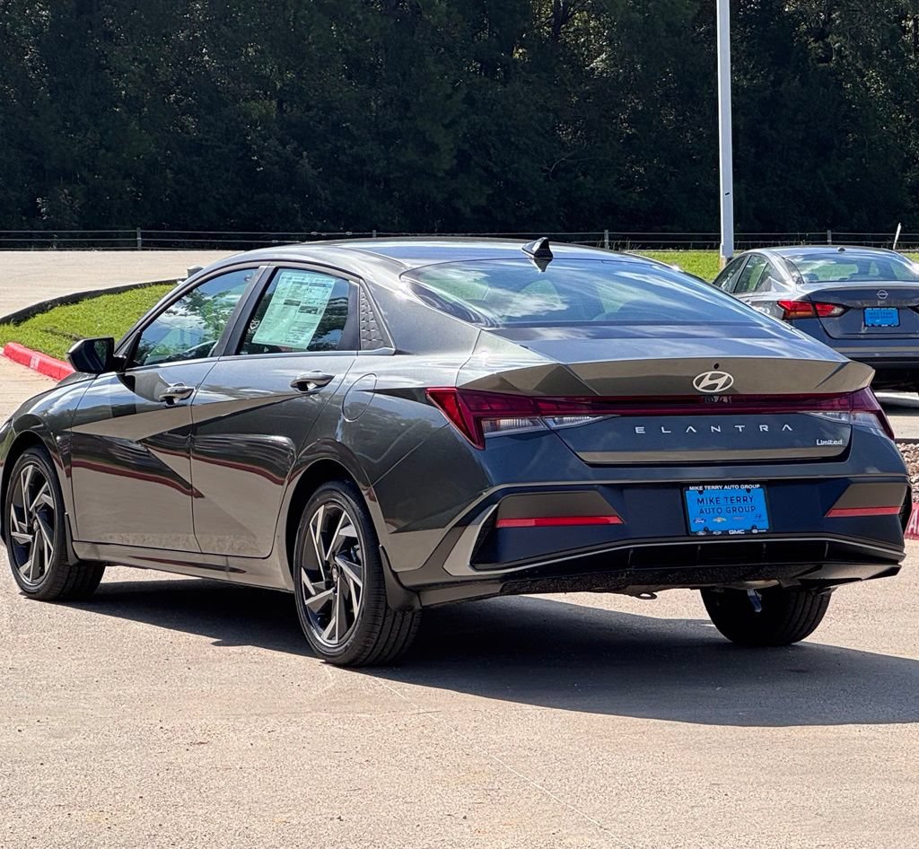 New 2026 Hyundai Elantra Limited FWD image 13