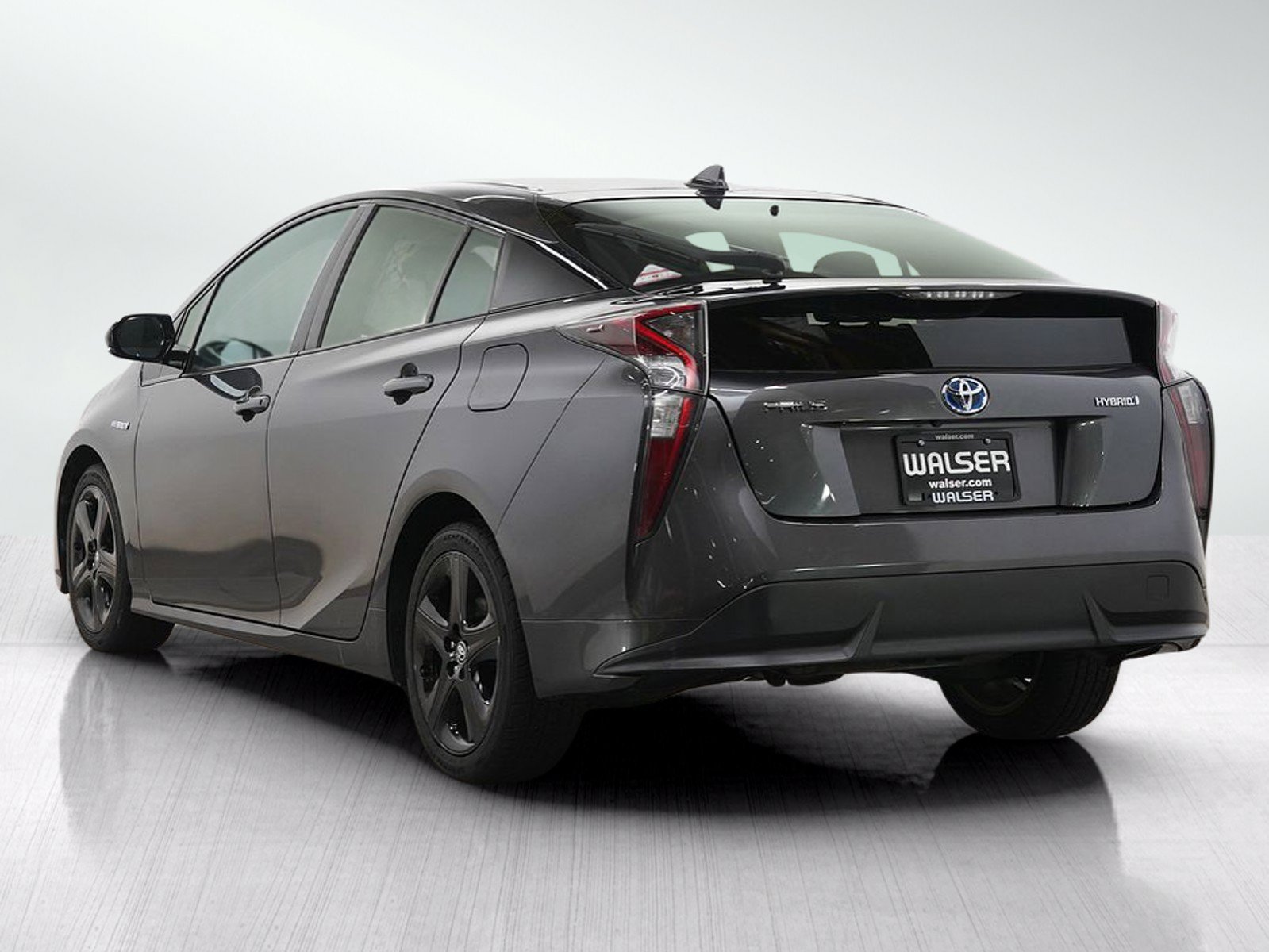 Used 2016 Toyota Prius Four Touring FWD image 3