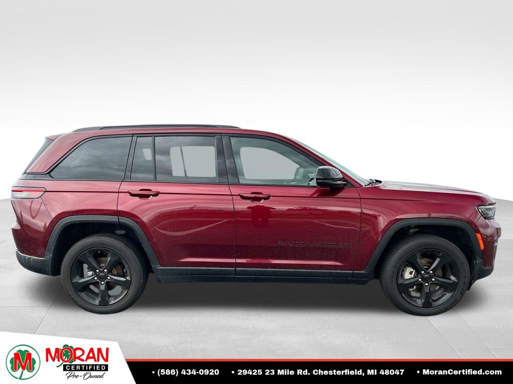 Used 2024 Jeep Grand Cherokee Altitude AWD/4WD image 6