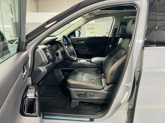 New 2026 Nissan Pathfinder Platinum image 25