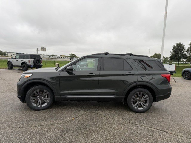 Certified 2023 Ford Explorer XLT w/ Equipment Group 202A AWD/4WD image 5