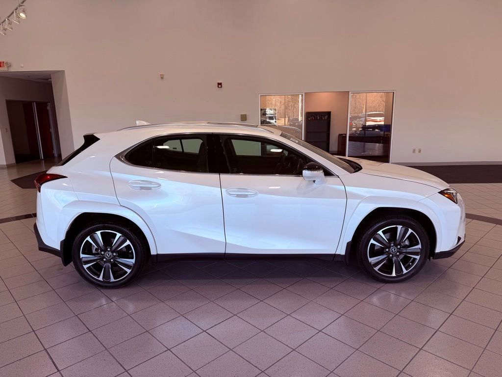 Used 2024 Lexus UX 250h AWD w/ Premium Package image 14