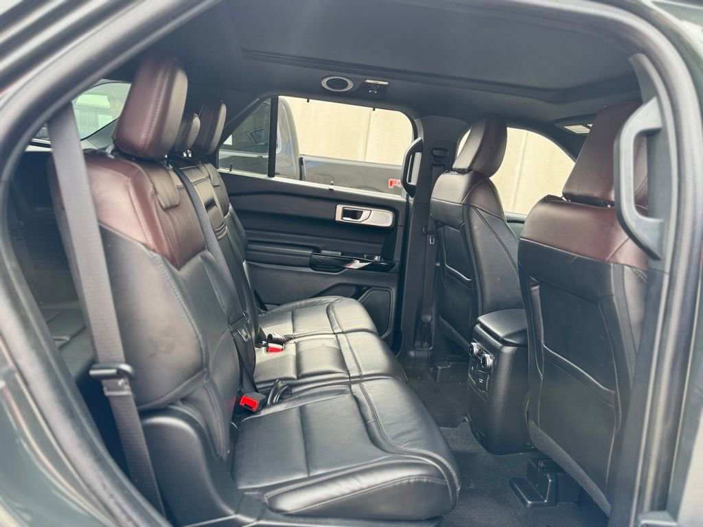 Used 2024 Ford Explorer Platinum w/ Technology Package image 33