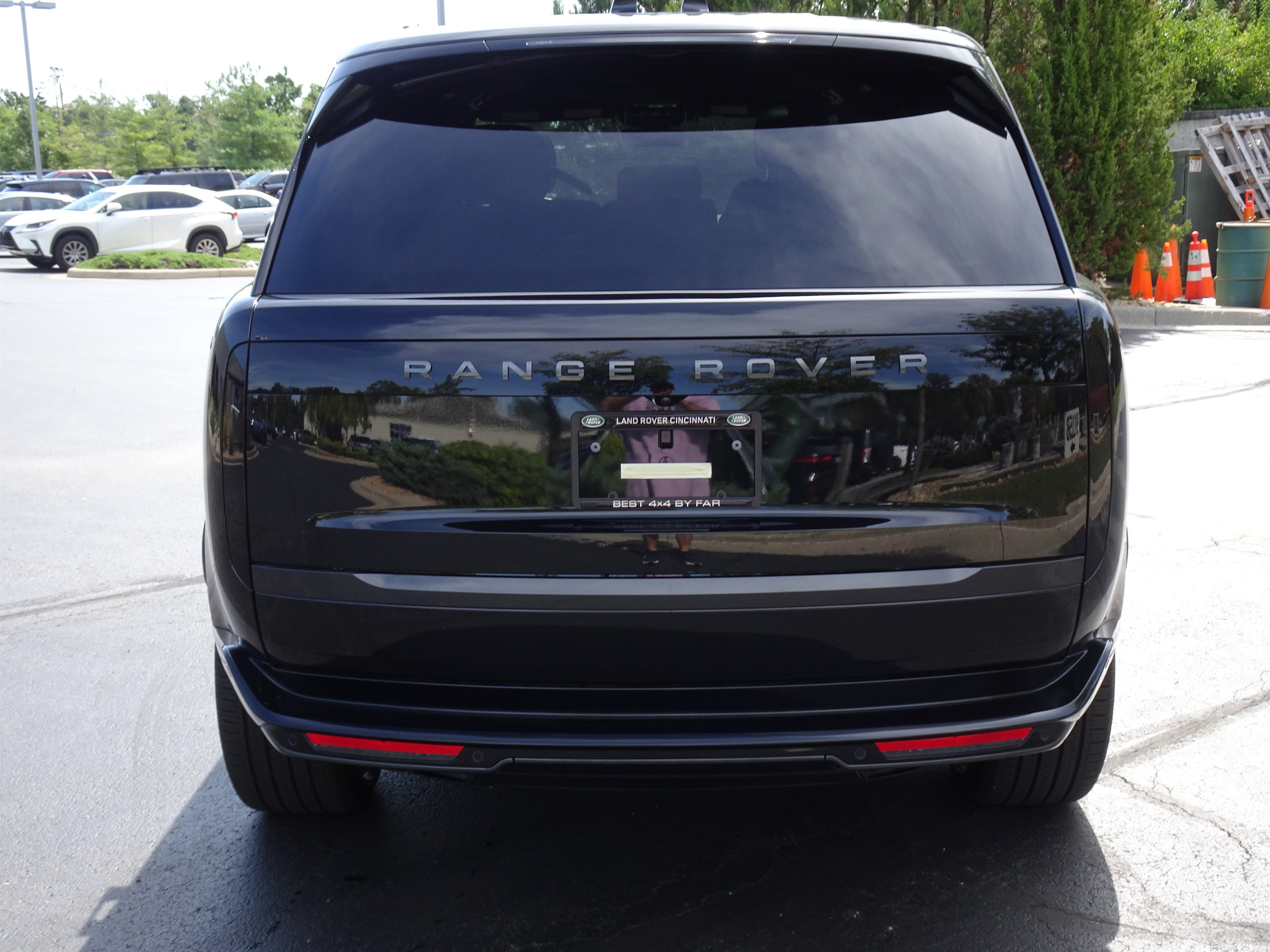 New 2027 Land Rover Range Rover Long Wheelbase SE AWD/4WD image 5