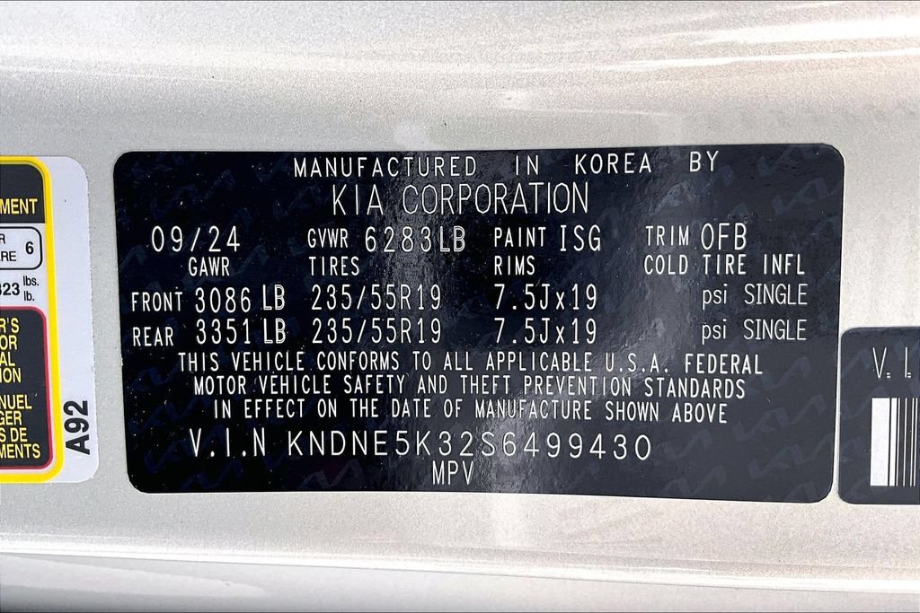 Used 2025 Kia Carnival SX w/ SX Dark Edition Package FWD image 20