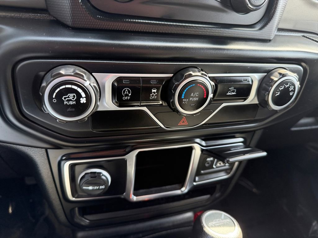 Used 2021 Jeep Gladiator Sport image 20