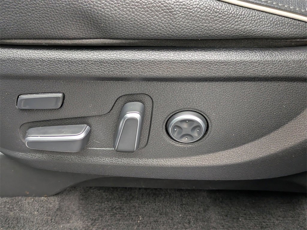 Used 2024 Hyundai Palisade Limited image 21