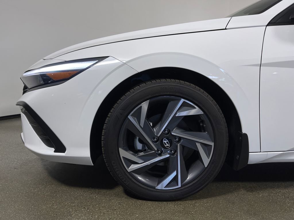 New 2025 Hyundai Elantra Sport image 11