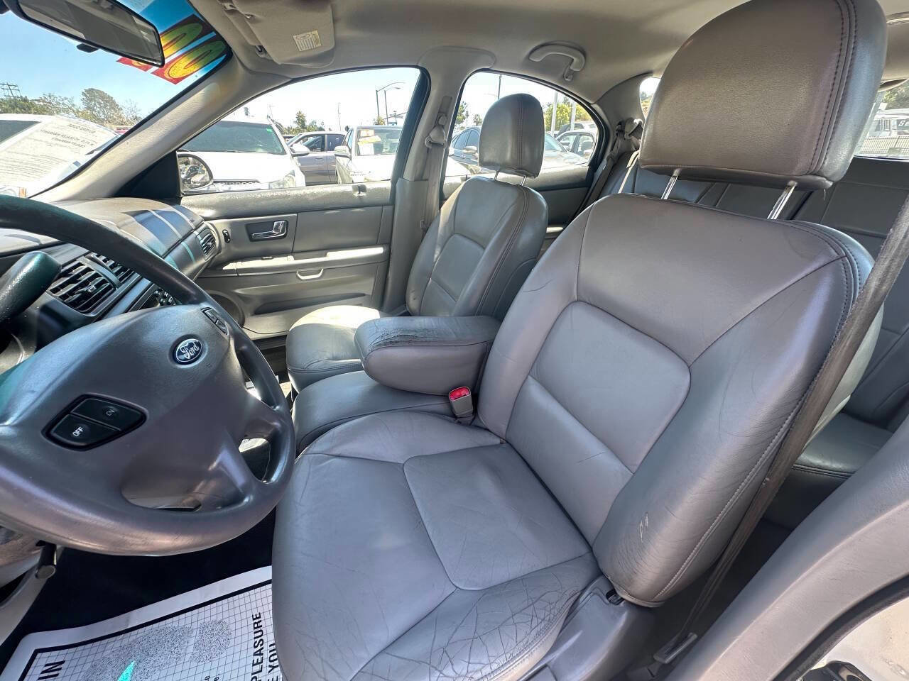 Used 2000 Ford Taurus SE image 7