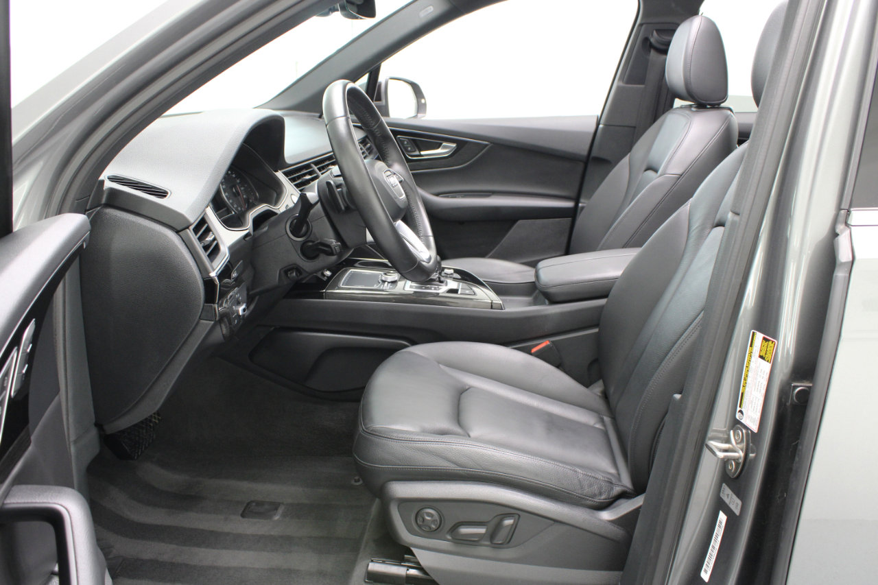 Used 2017 Audi Q7 3.0T Premium Plus image 32