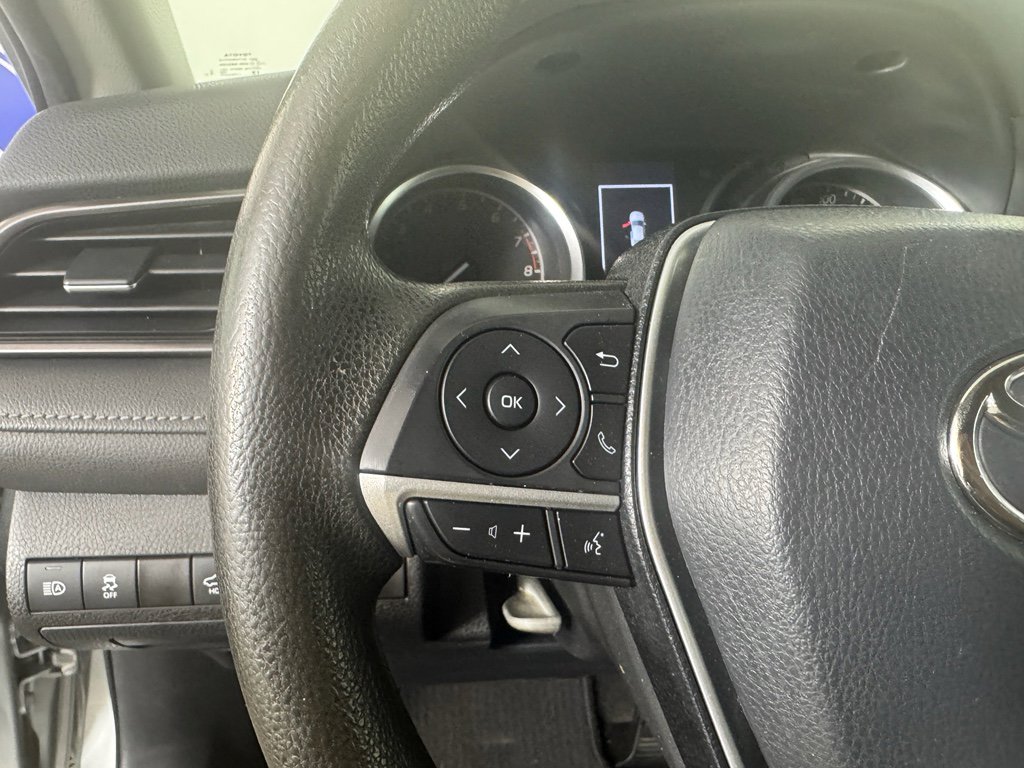 Used 2021 Toyota Camry LE image 19