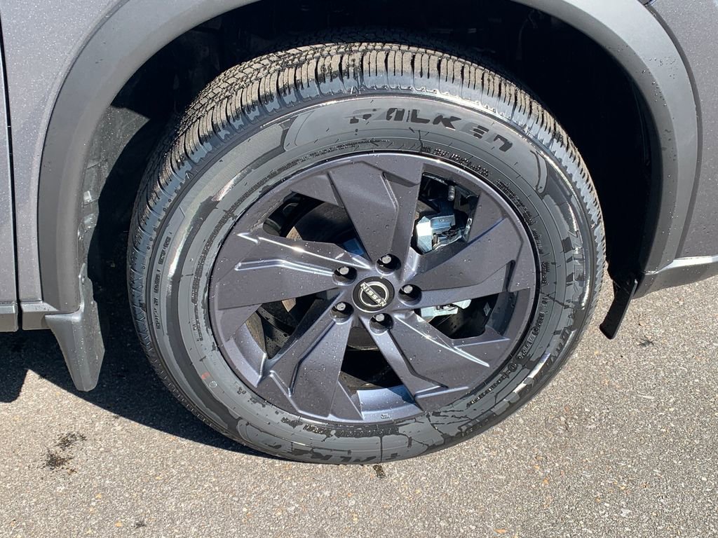 New 2026 Nissan Rogue SV image 7