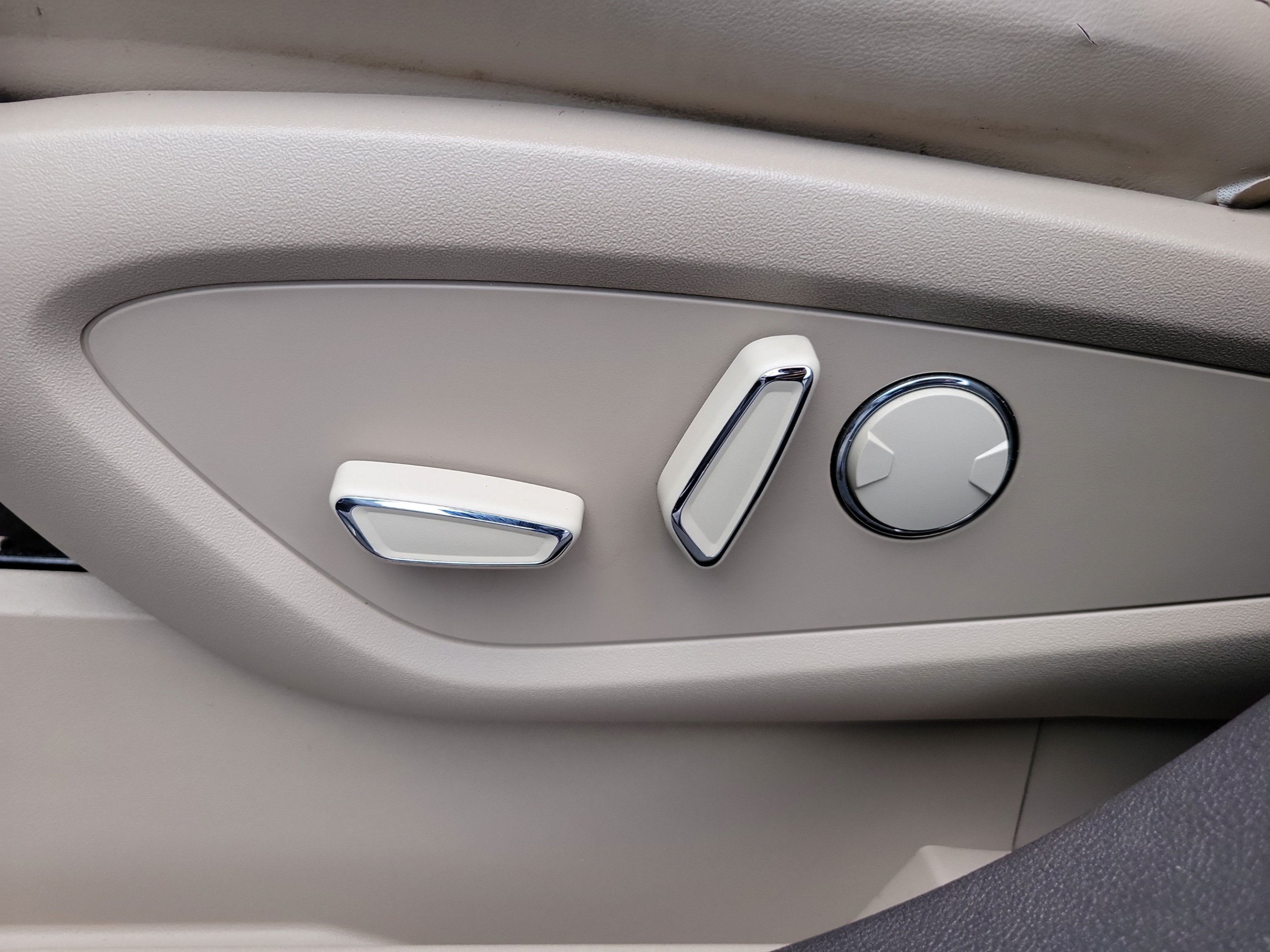 Used 2022 Lincoln Nautilus Reserve w/ Luxury Package FWD image 18