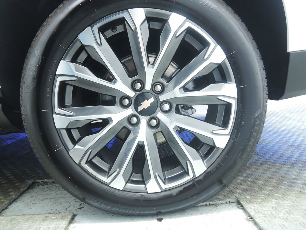 Used 2025 Chevrolet Tahoe High Country image 7