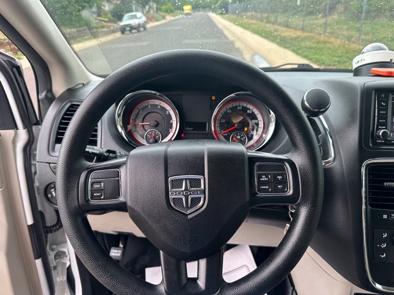 Used 2019 Dodge Grand Caravan SE image 26