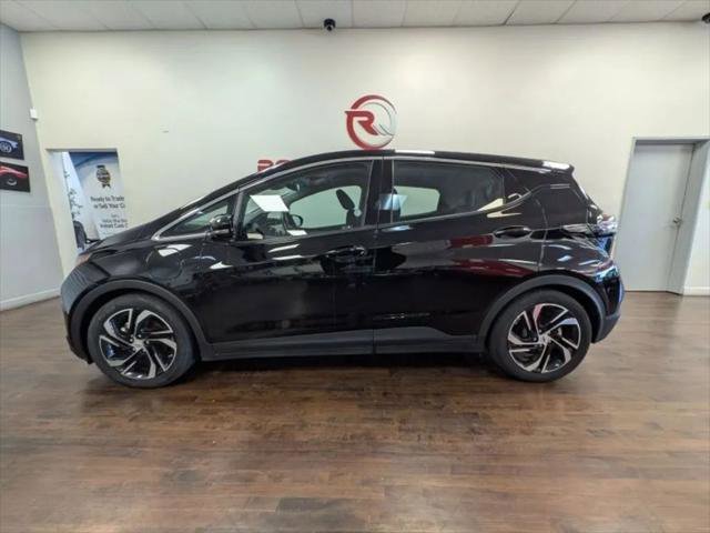 Used 2023 Chevrolet Bolt LT image 2