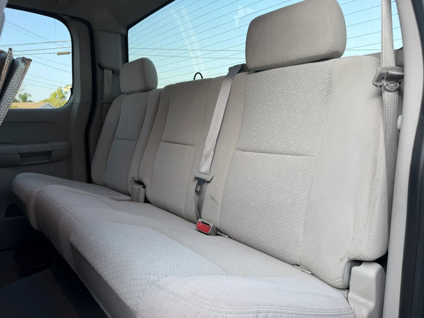 Used 2007 GMC Sierra 2500 SLE w/ Z71 Off-Road Package AWD/4WD image 13
