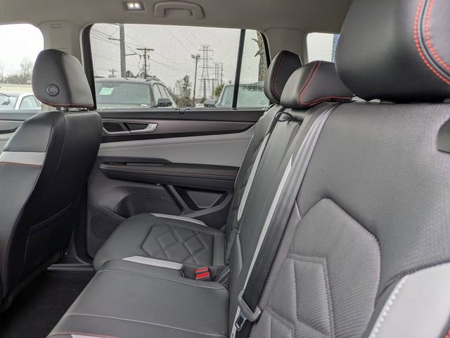 Certified 2025 Volkswagen Atlas Peak Edition SE image 15