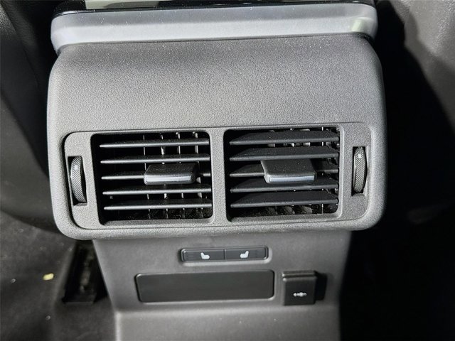 Certified 2022 Land Rover Range Rover Velar R-Dynamic S AWD/4WD image 27