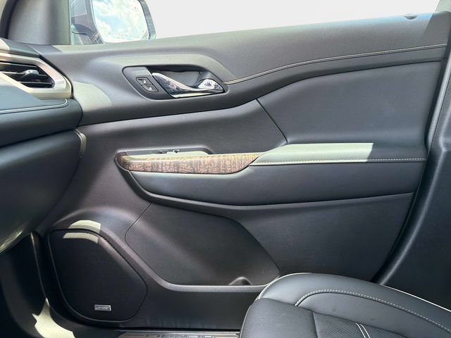 Used 2021 GMC Acadia Denali w/ Denali Technology Package FWD image 22