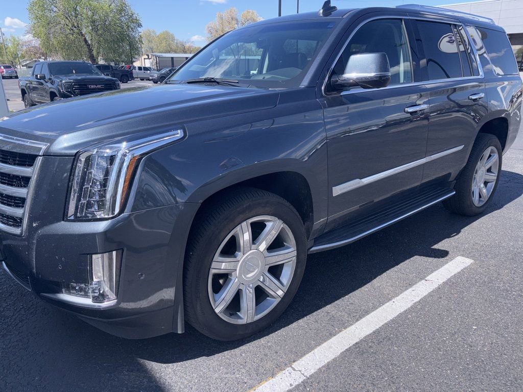 Used 2019 Cadillac Escalade Luxury image 1