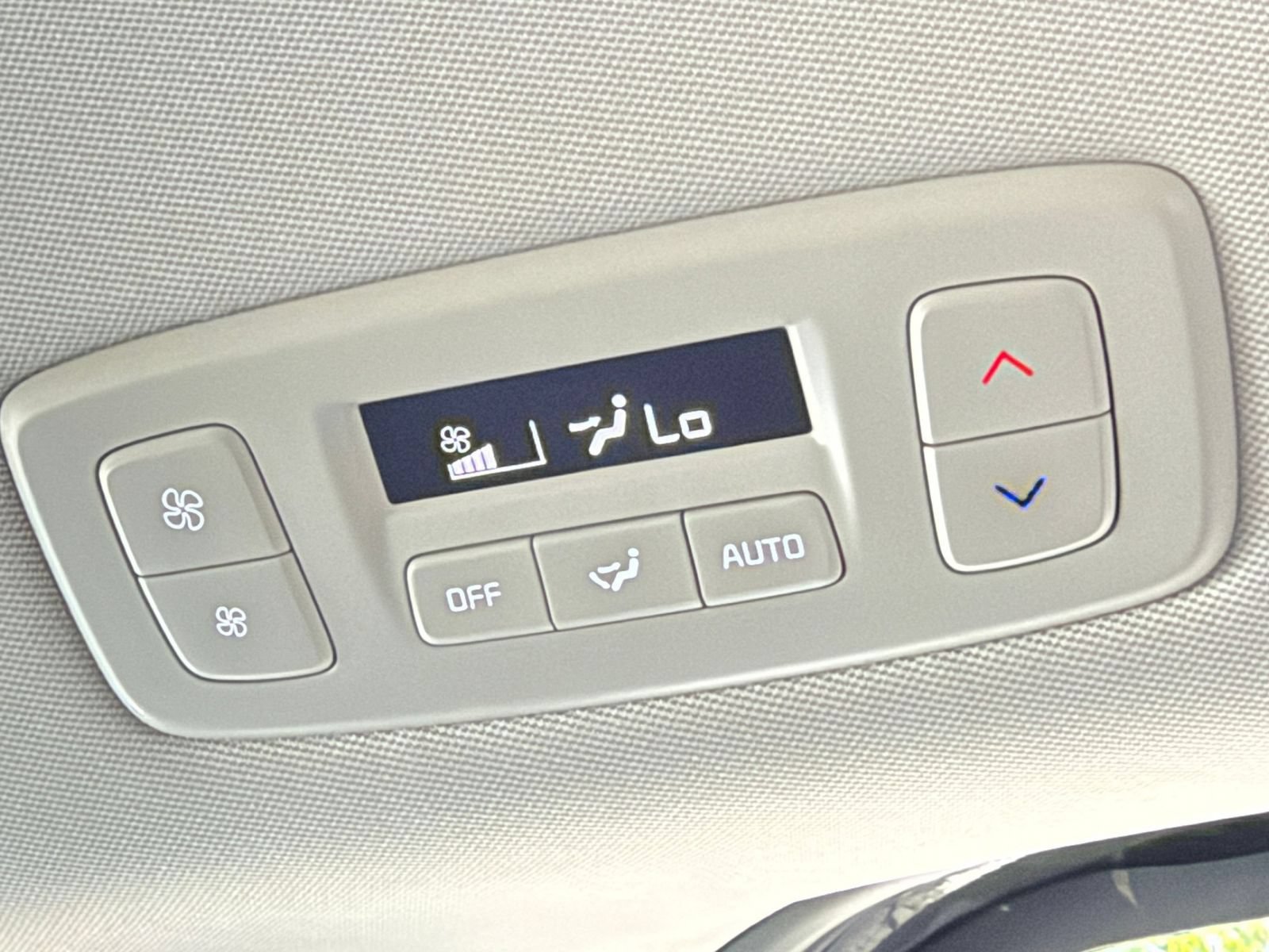 Used 2026 Kia Carnival FWD image 18