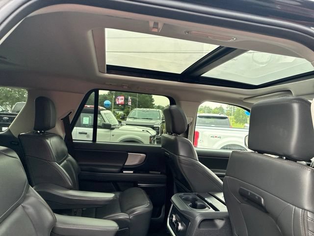Used 2025 Ford Expedition Active AWD/4WD image 51