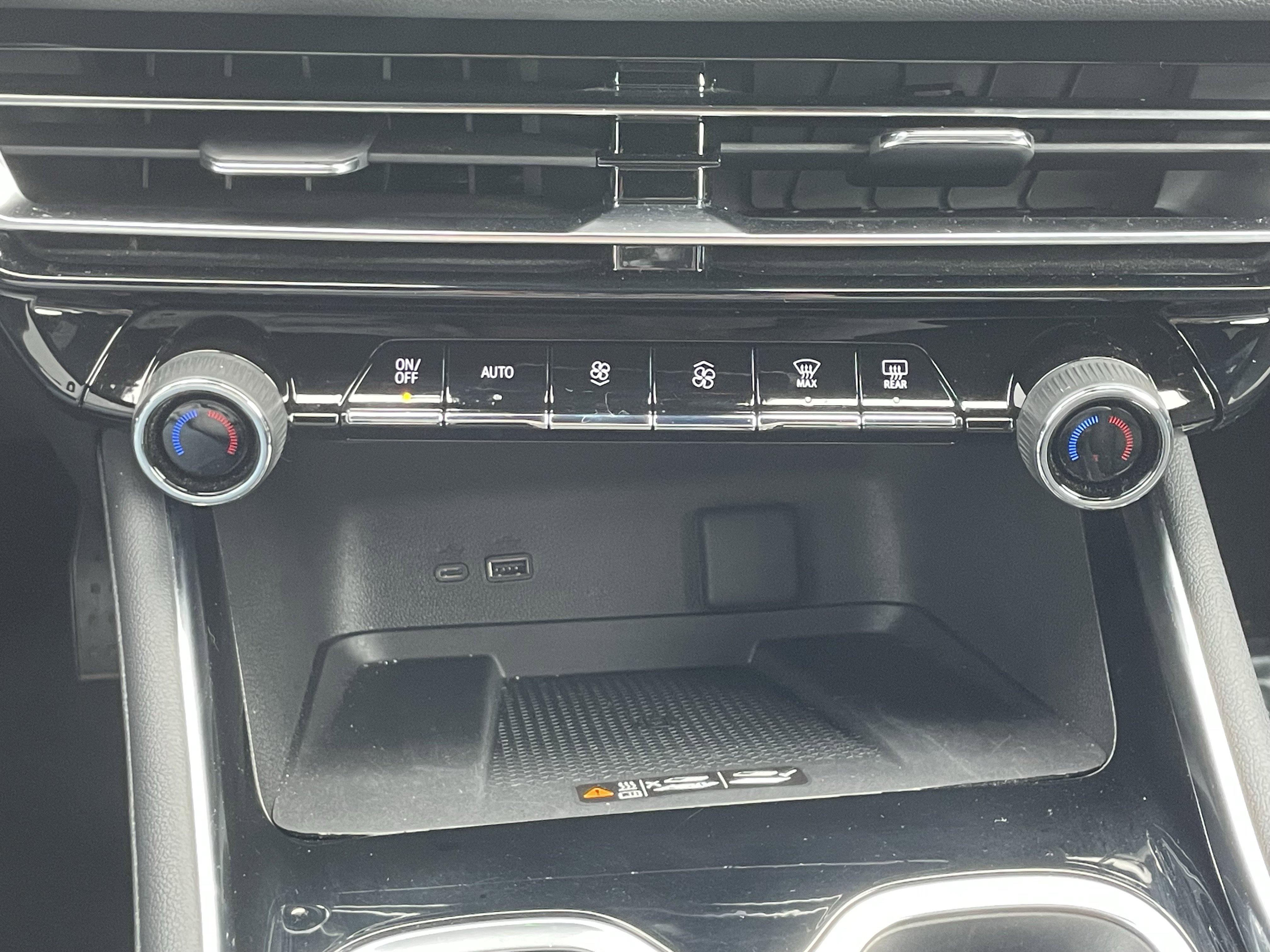 Used 2024 Chevrolet Traverse RS w/ LPO, Floor Liner Package image 26