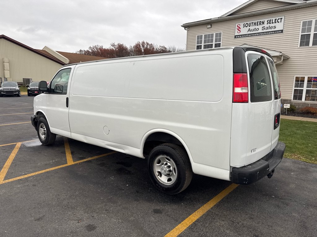 Used 2018 Chevrolet Express 2500 Extended RWD image 8