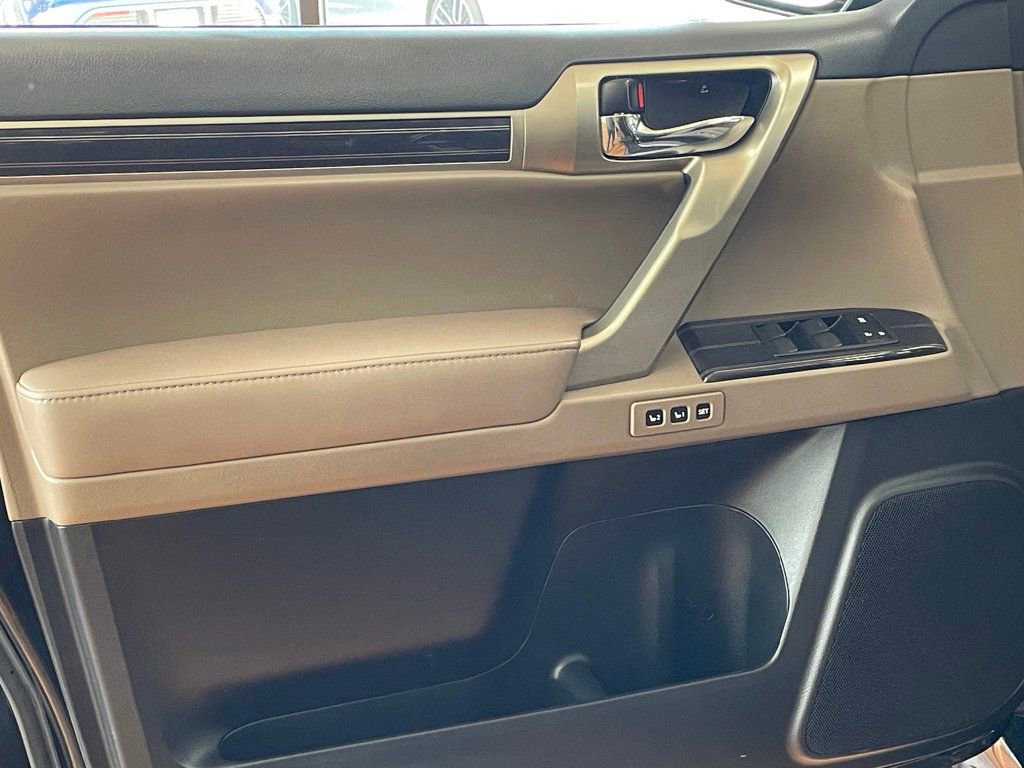 Used 2020 Lexus GX 460 Premium w/ Premium Package AWD/4WD image 16