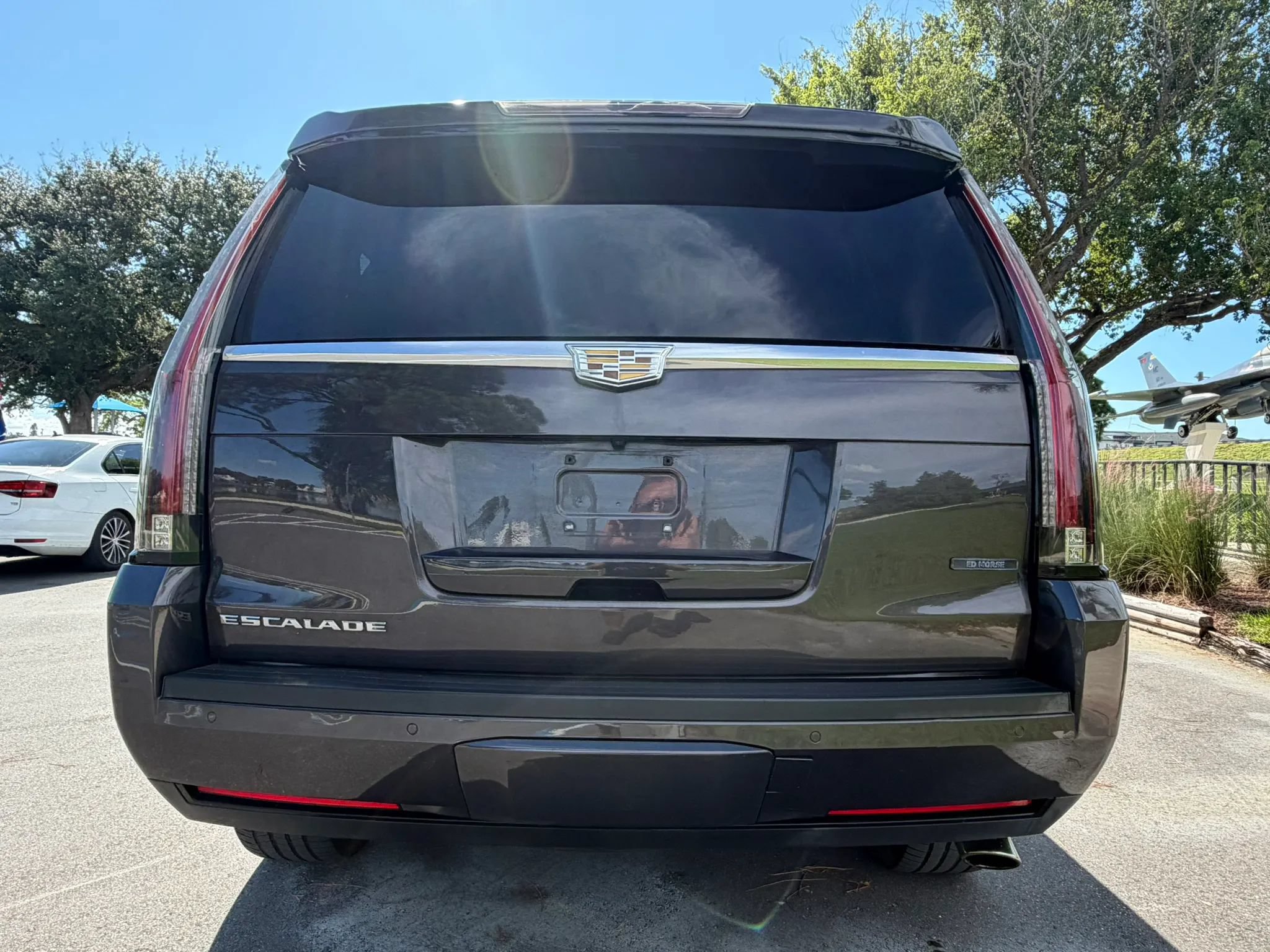 Used 2016 Cadillac Escalade Luxury RWD image 7