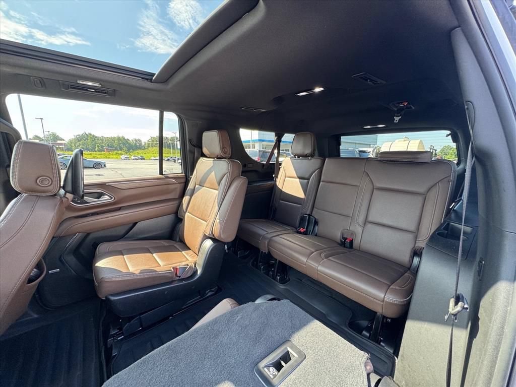 Used 2024 Chevrolet Suburban High Country w/ Advanced Technology Package AWD/4WD image 13
