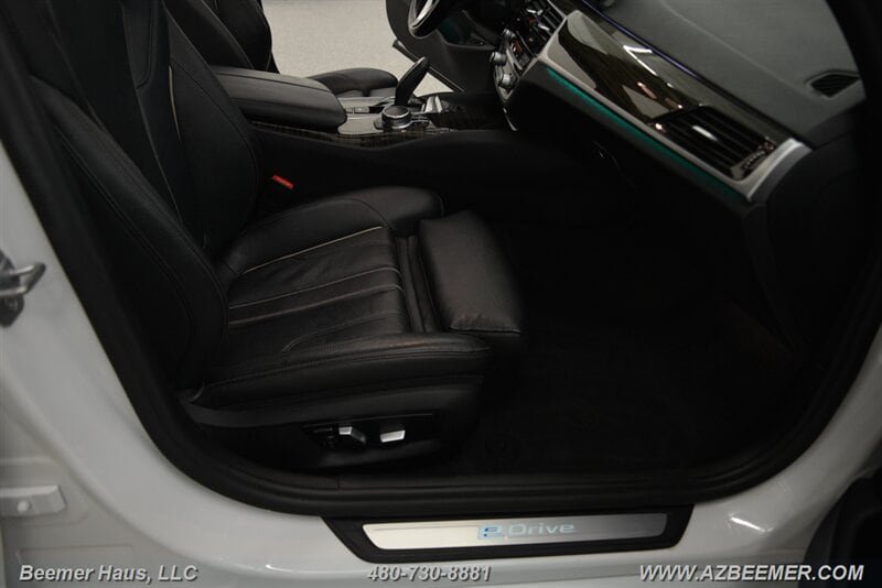 Used 2018 BMW 530e RWD image 24
