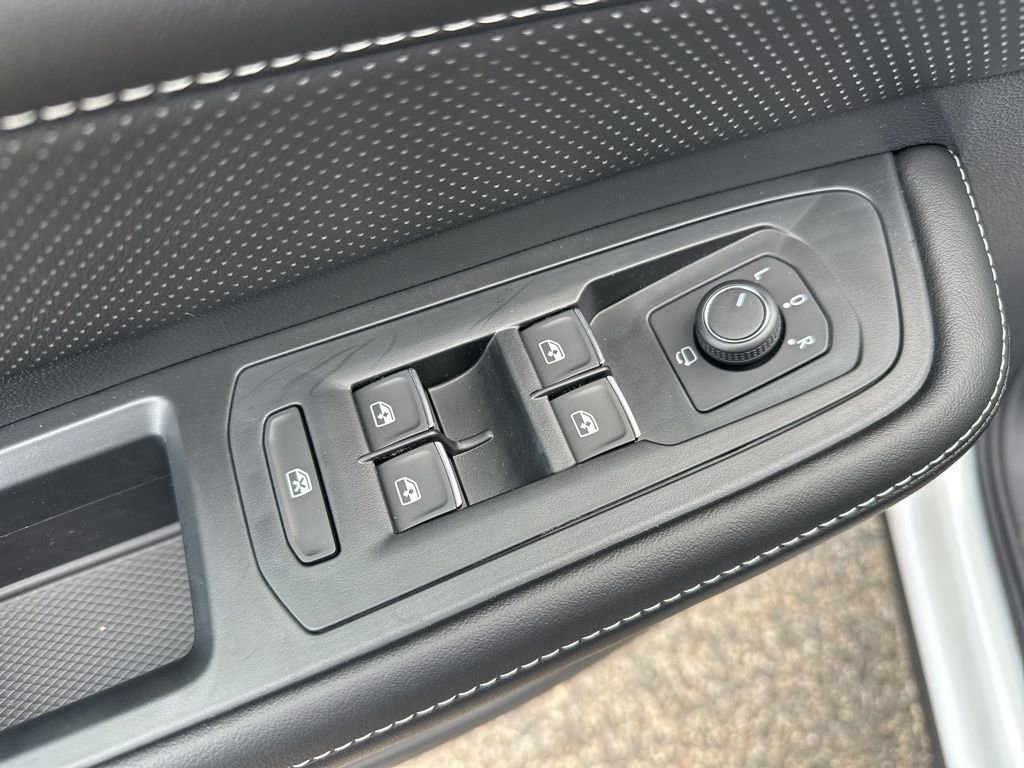 New 2026 Volkswagen Atlas Cross Sport SEL Premium R-Line image 11