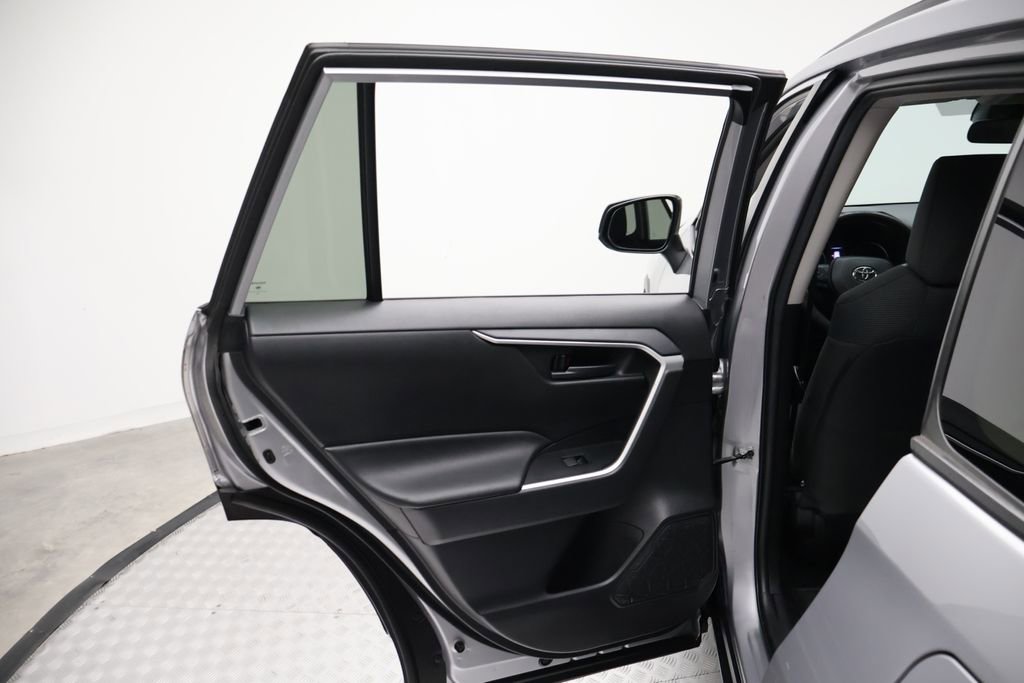 Certified 2021 Toyota RAV4 LE image 21