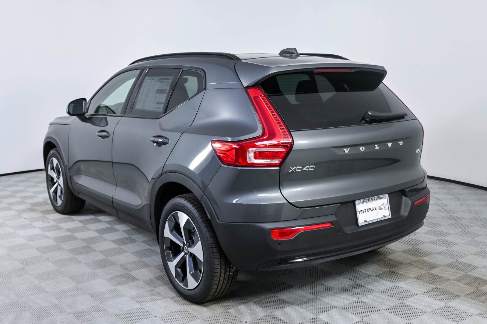New 2026 Volvo XC40 B5 Plus w/ Climate Package AWD/4WD image 3