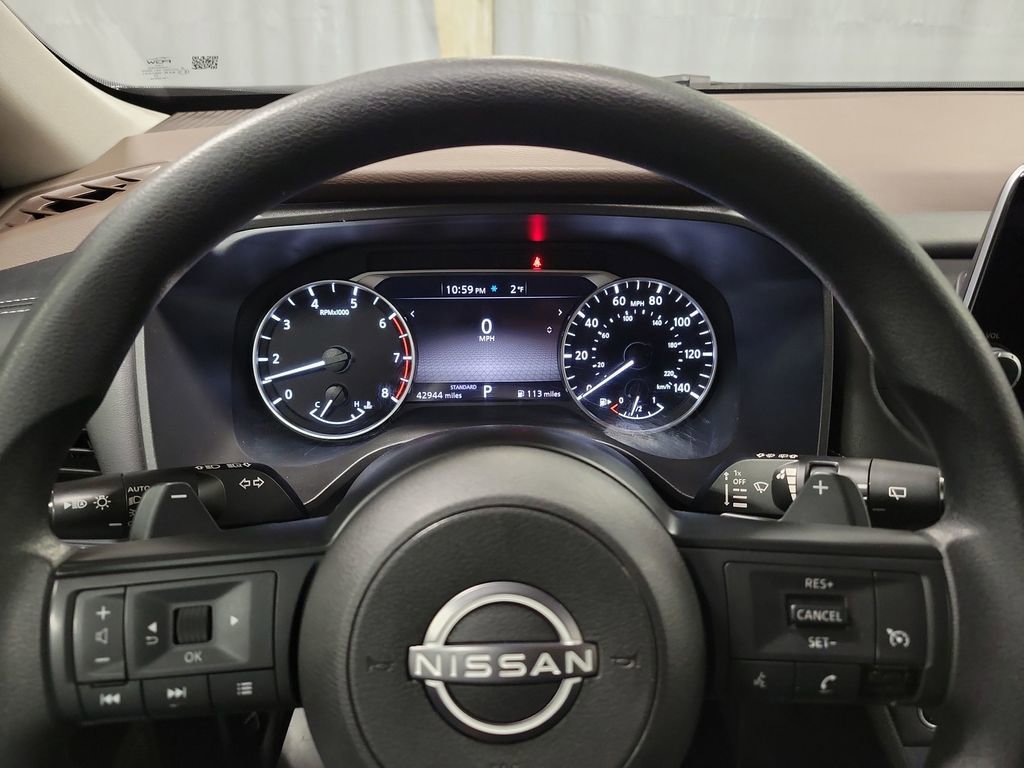 Used 2023 Nissan Rogue S image 14