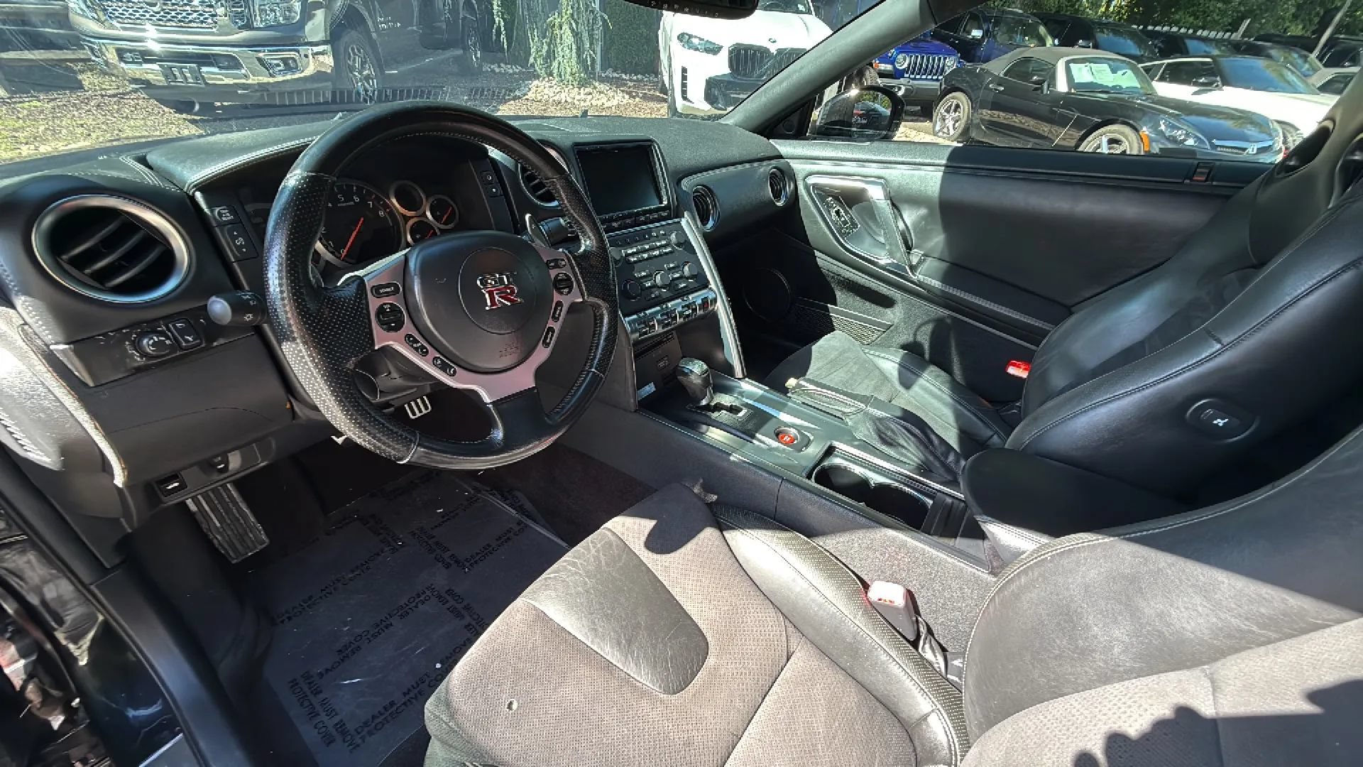 Used 2010 Nissan GT-R Premium AWD/4WD image 17