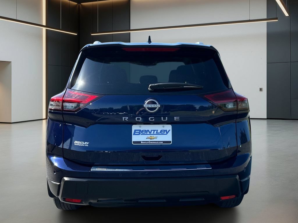 Used 2025 Nissan Rogue SV w/ SV Premium Package FWD image 5