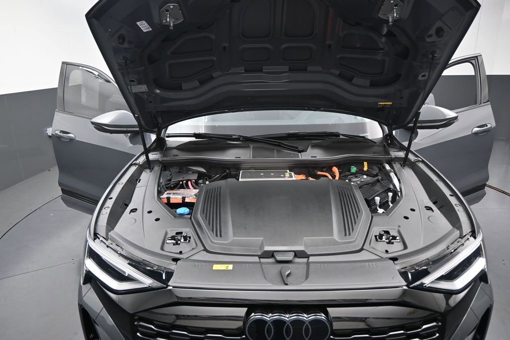 Used 2024 Audi Q8 e-tron Prestige w/ Prestige Package image 40