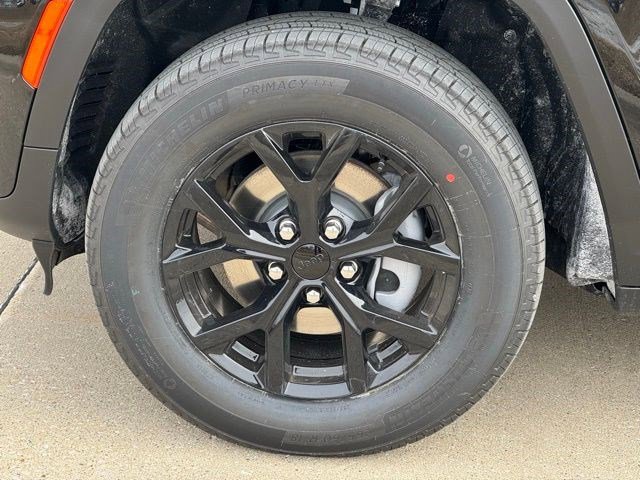 New 2026 Jeep Grand Cherokee Altitude AWD/4WD image 37