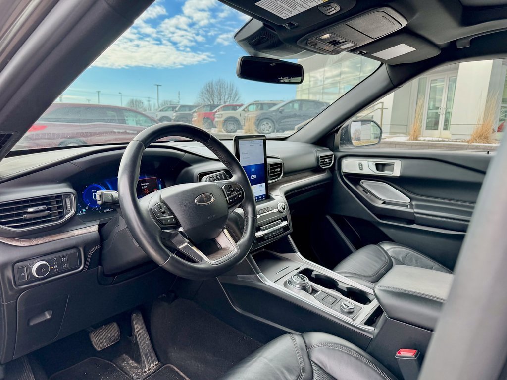 Certified 2020 Ford Explorer Platinum w/ Premium Technology Package image 8
